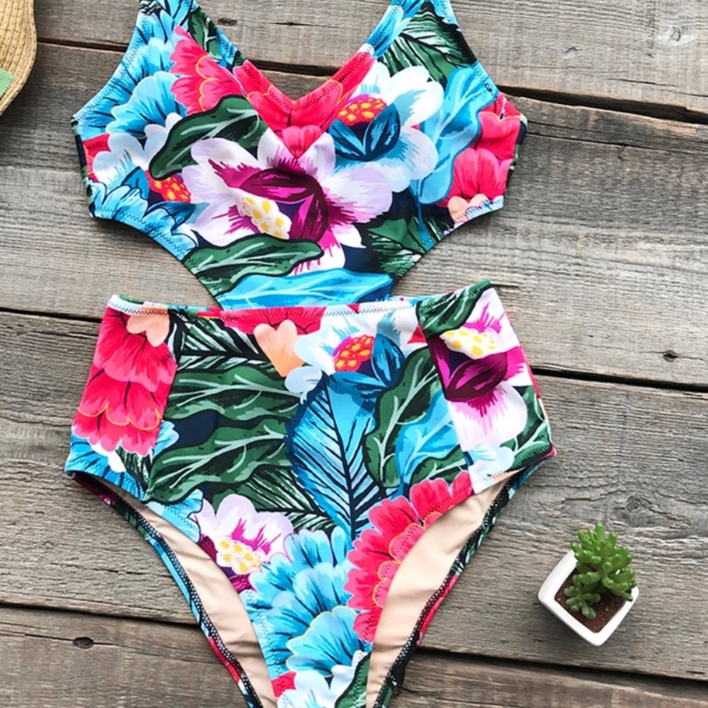 One piece bikini